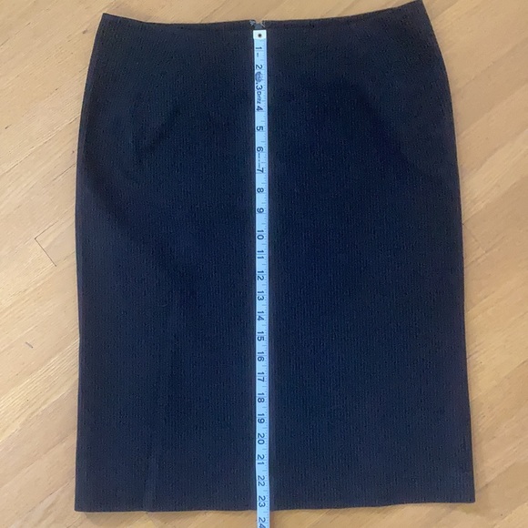 ⭐️ 3/$20 ⭐️ Cassis pinstripe pencil skirt, size 8 - Picture 9 of 9